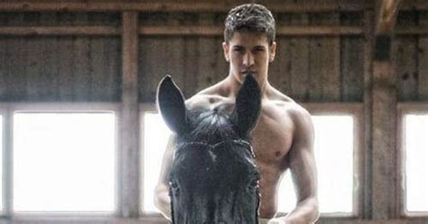 Girls Do You Find Guys Who Rides Horses Attractive Girlsaskguys