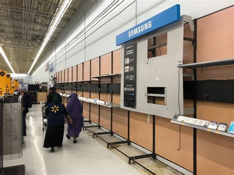 The washington business journal is reporting that all shoppers food warehouses will close, but it's unclear when exactly this will happen. Shoppers scoop up almost everything in St. Paul Walmart's ...