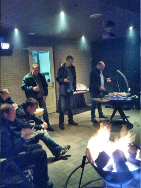 Stamgasten Organiseren Winterbarbecue Caf Loopt Leeg Wegdamnieuws