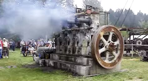 Antique Fairbanks Morse Diesel Engine Running Strong After 75 Years