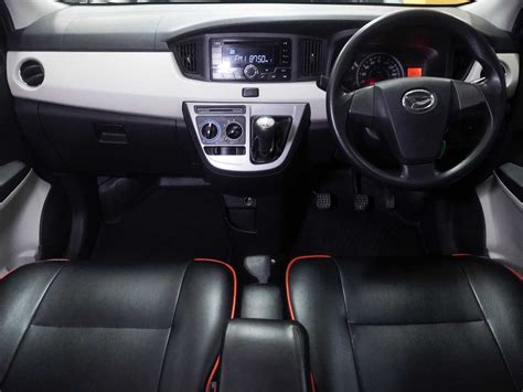 Beli Mobil 2017 Daihatsu SIGRA R DLX 1 2 Bekas