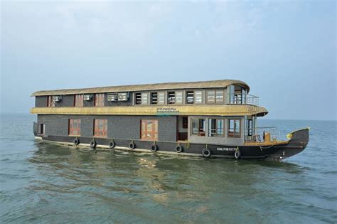 bedroom super deluxe houseboat  upperdeck alleppey houseboat club