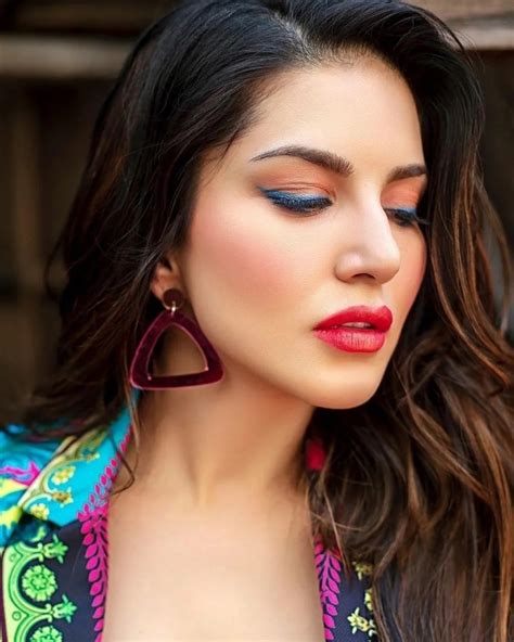 Sunny Leone Photos HD Latest Images Pictures Stills Of Sunny Leone