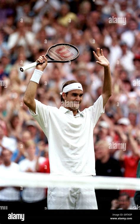 Switzerlands Roger Federer Celebrates Beating Pete Sampras Hi Res Stock