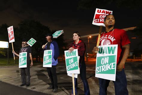 No Deal Auto Workers Strike Against Gm In Contract Dispute Positive