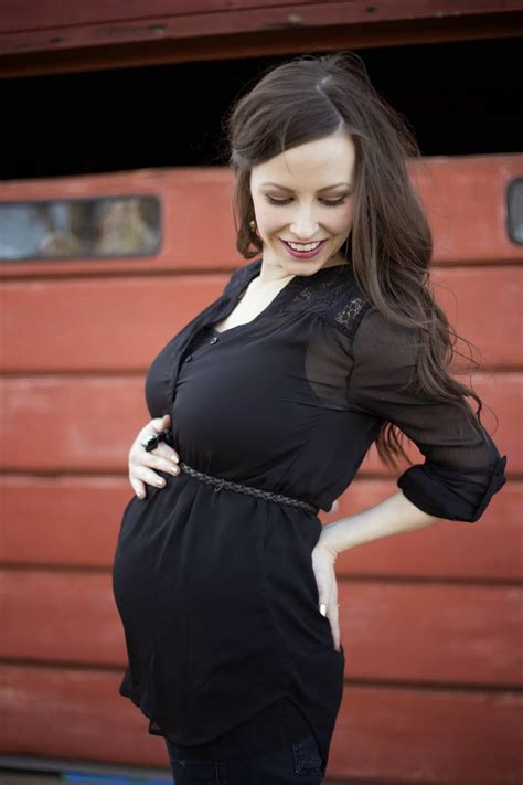jessica pregnant photoshoot raising roberts