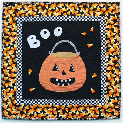 How To Make A Pumpkin Mini Quilt Halloween Quilt Patterns Halloween