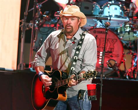 toby keith reveals stomach cancer battle will take time to recover news and gossip