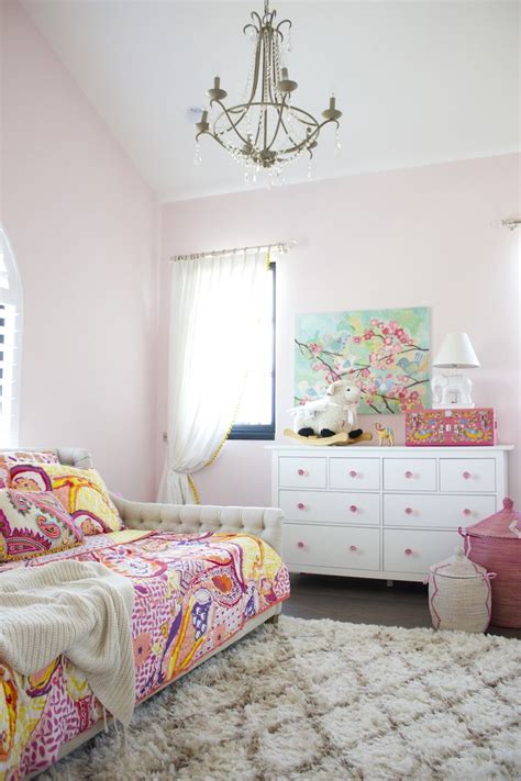There are many kinds of looks you can create for your little girl's bedroom. 20 Whimsical Toddler Bedrooms for Little Girls