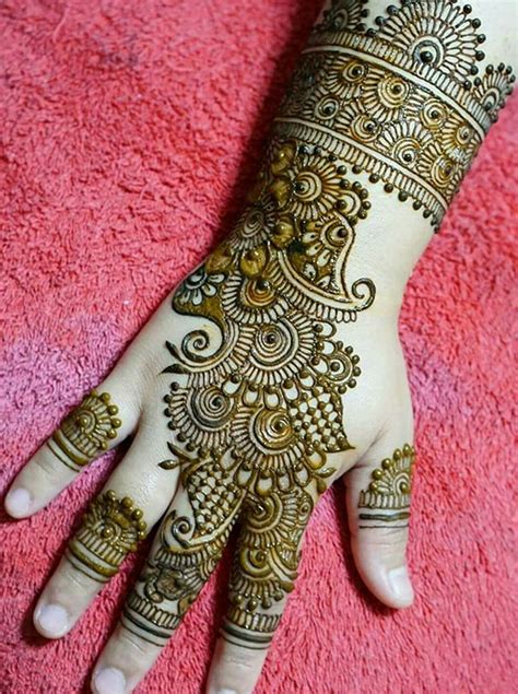 30 Latest And Gorgeous Back Hand Mehndi Designs For Any Occasion