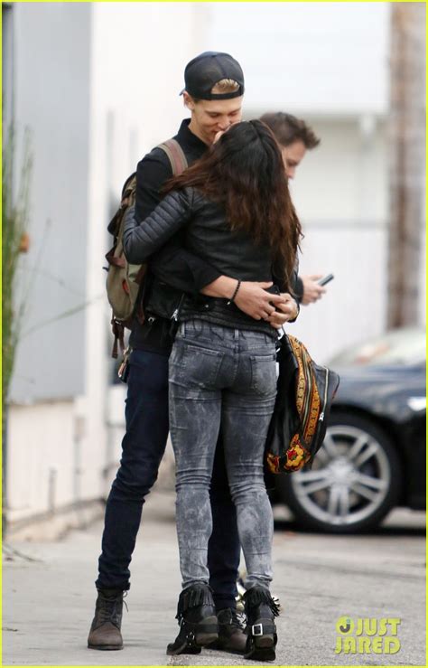 Vanessa Hudgens And Austin Butler Dance And Take Silly Selfies In A Parking