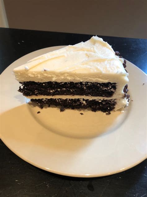 Chocolate Cake With Vanilla Frosting