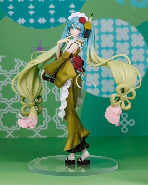 Hatsune Miku Figure In 2023 Anime Figures Anime Figurines Anime Dolls