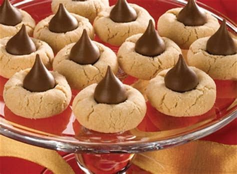 Mini dark chocolate candy cane kiss cheesecakes. Jewett family Christmas cookies | Jessica Jewett