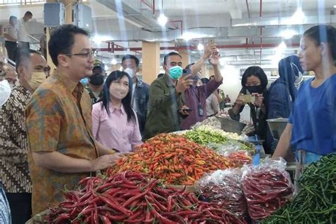 Wamendag Klaim Harga Sejumlah Bahan Pokok Di Pasar Legi Solo Turun