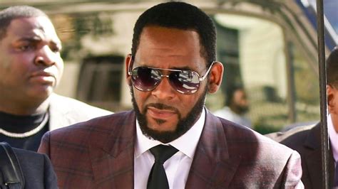 r kelly under pressure to make deal following federal charges in sex crime cases fox news