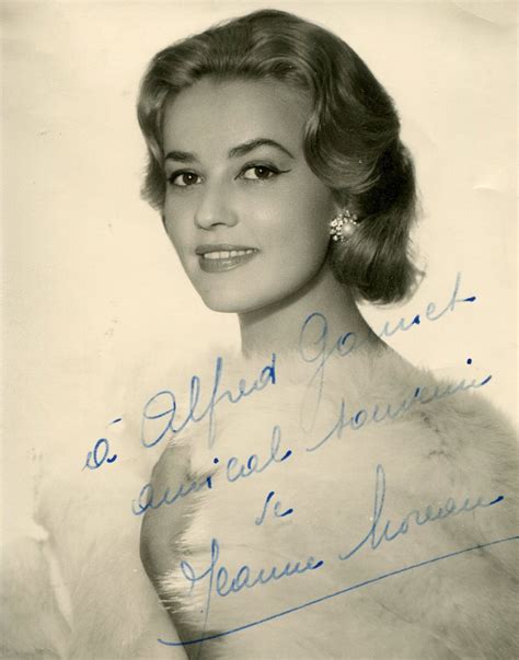 La filmographie de jeanne moreau a toujours laissé une place importante à la jeune génération de cinéastes européens. Jeanne Moreau Archives - Movies & Autographed Portraits Through The DecadesMovies & Autographed ...