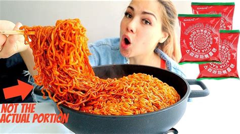 New Sriracha Fire Noodle 먹방 Mukbang 신메뉴 Eating Show In 2019 Noodles Food Ethnic Recipes
