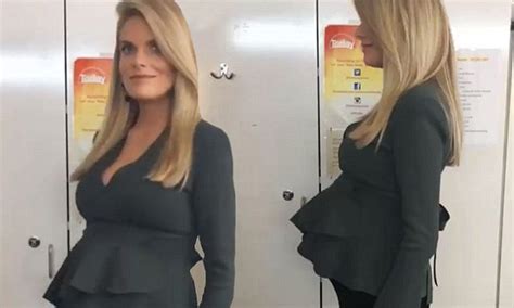 Pregnant Erin Molan Shows Off Her Blossoming Tummy Daily Mail Online