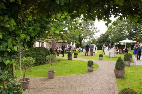 The municipality comprises the towns of aalter, bellem, lotenhulle, poeke, knesselare and ursel. Ten Dauwe - Aalter - Oost-Vlaanderen - Salino.be