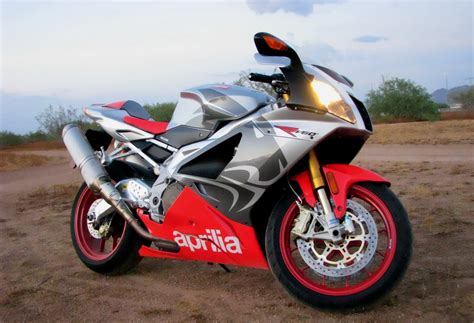 In adults and older, healthy children. Aprilia RSV 1000 R 2009 Factory
