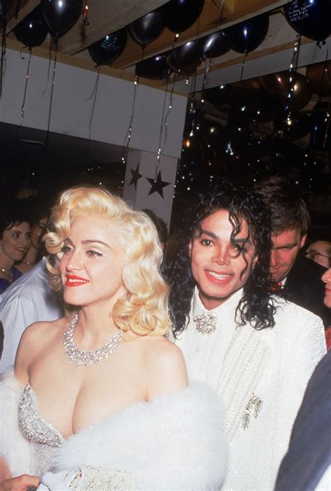 Madonna & macys interview мадона говори за колекцията дрехи material girl. Michael Jackson e Madonna no Academy Awards (Oscar) (1991)