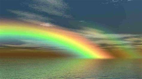 Arcobaleno Orizzontale Colora Il Cielo La Bellezza Del Raro Fenomeno