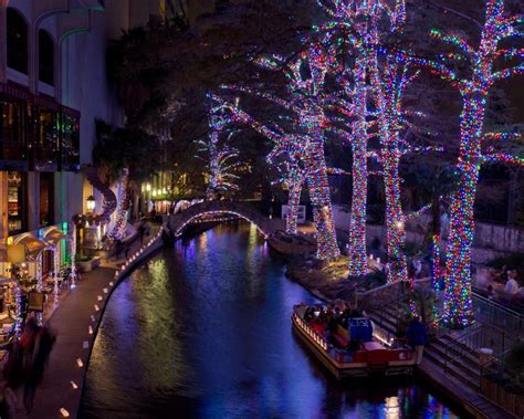 San Antonio Riverwalk Christmas Lights Boat Tour Is Pure Magic