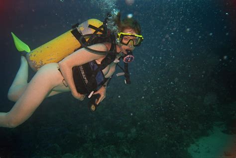 Пин на доске Scuba Diving Woman