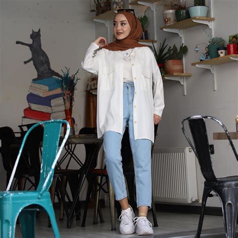 21 Inspiring Looks To Wear The White Shirt Hijab Fashion Inspiration