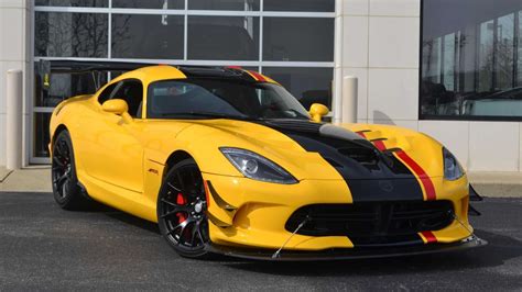 Guys that have v10's, how many miles do you have currently? 2016 Dodge Viper ACR Extreme: The Last Hurrah For The V10 ...