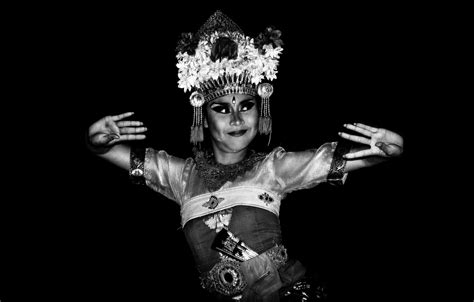 Wallpaper Artist Movement Bali Dancer Images For Desktop Section