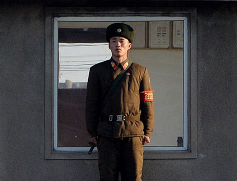 Ospita numerose prigioni e persino campi di concentramento, come il famigerato hwasong (o campo 16) della cui esistenza si è saputo solo nel 2009 e dove si stima siano. ONU: In Corea del Nord 120mila persone nei campi di ...