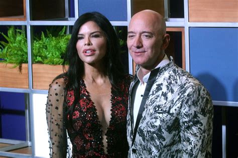 Jeff Bezos National Enquirer Photos Girlfriend S Brother Sues Bloomberg