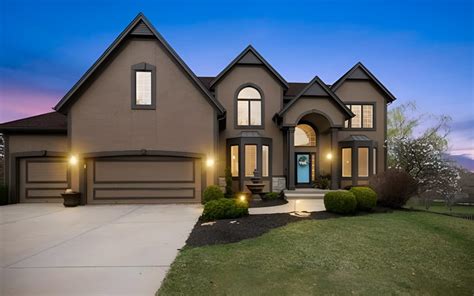 The Most Exclusive Neighborhoods in Overland Park for Luxury Living