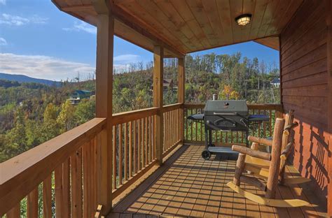 Soak in the 101 degree hot tub while enjoying the views on the deck. Ski Mountain Overlook in Gatlinburg w/ 3 BR (Sleeps6)