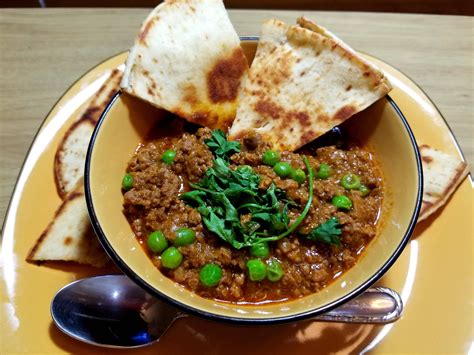 Indian Beef Curry With Peas And Buttery Naan Chef Part Time