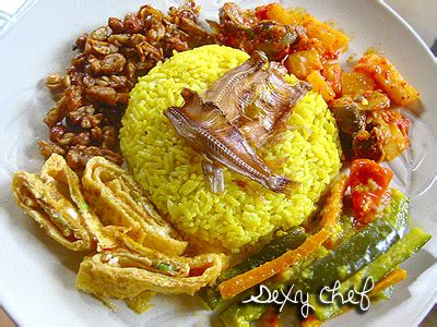 Makanan tradisional telah menjadi bagian diplomasi budaya pemerintah. Nasi Kuning :: Indonesian Folklore