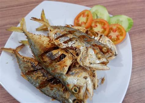 Ini adalah resep ikan goreng bumbu pedas ini adalah inspirasi dari masakan thailand. Resep Ikan kembung goreng oleh amalia d shabrina - Cookpad