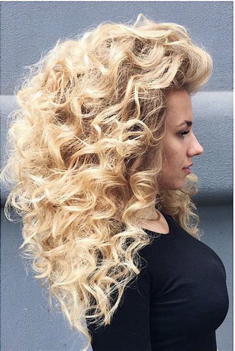 20 Bleach Blonde Curly Hair Fashion Style