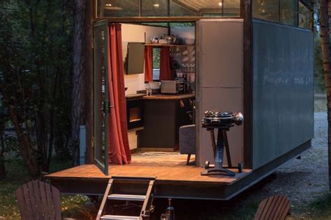 Wedge Shaped Tiny House Offers A Compact Home For Two Konteyner Ev