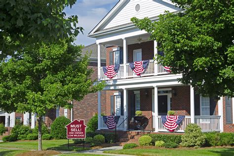 US luxury housing market hits sharpest skid on record: data