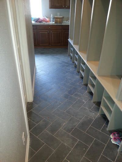 Floor Tile Pattern 6x12 Herringbone With The Pattern Peaks Orienting