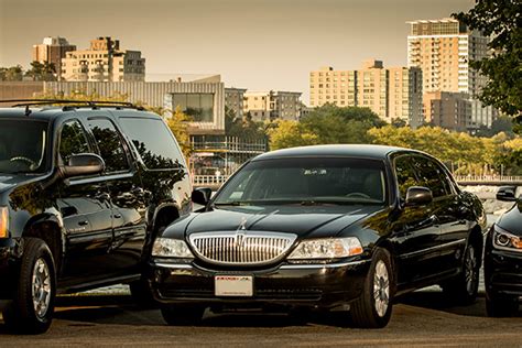 Shipping cars to and from milwaukee for over 30 years, bbb accredited. Milwaukee Limousine Company | Wi-Fi Limos Milwaukee ...