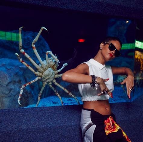 Rihanna Assiste à Un Sex Show Et Fait Fermer Un Bar En Thaïlande