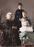 81 Family Portraits That Will Touch Your Soul | Queen victoria family ...