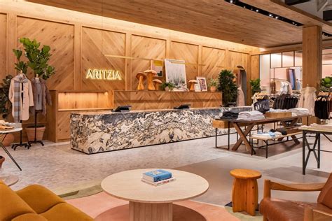 Aritzia To Double Size Of Yorkdale Store In Toronto Amid Retail