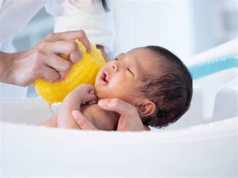 660 Bathtub Newborn Asian Ethnicity Baby Stock Photos Pictures