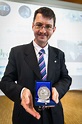 Une médaille d'argent pour John Dudley | L'ACTU de l'Université de ...