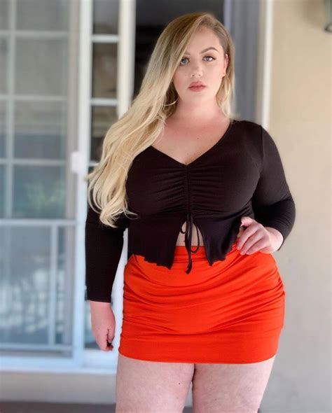 Nikki Munroe Wiki Biography American Plus Size Model